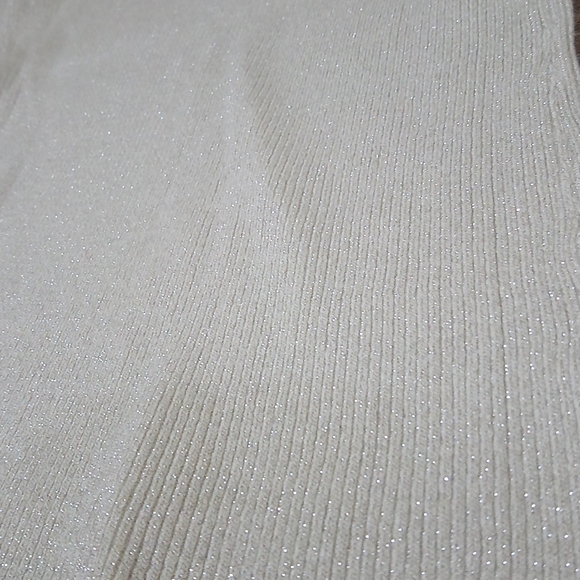 Sparkly Ribbed V Neck Long Sleeve Cold Shoulder Lightweight Fitted Sweater Top - Picture 11 of 12